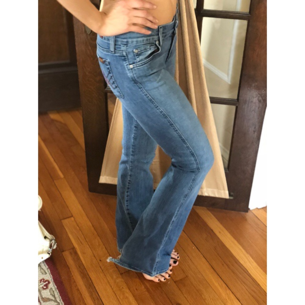 🚶🏼‍♀️7 FOR ALL MANKIND Embroidered Flares